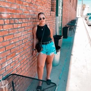 Meet your Posher, Angela